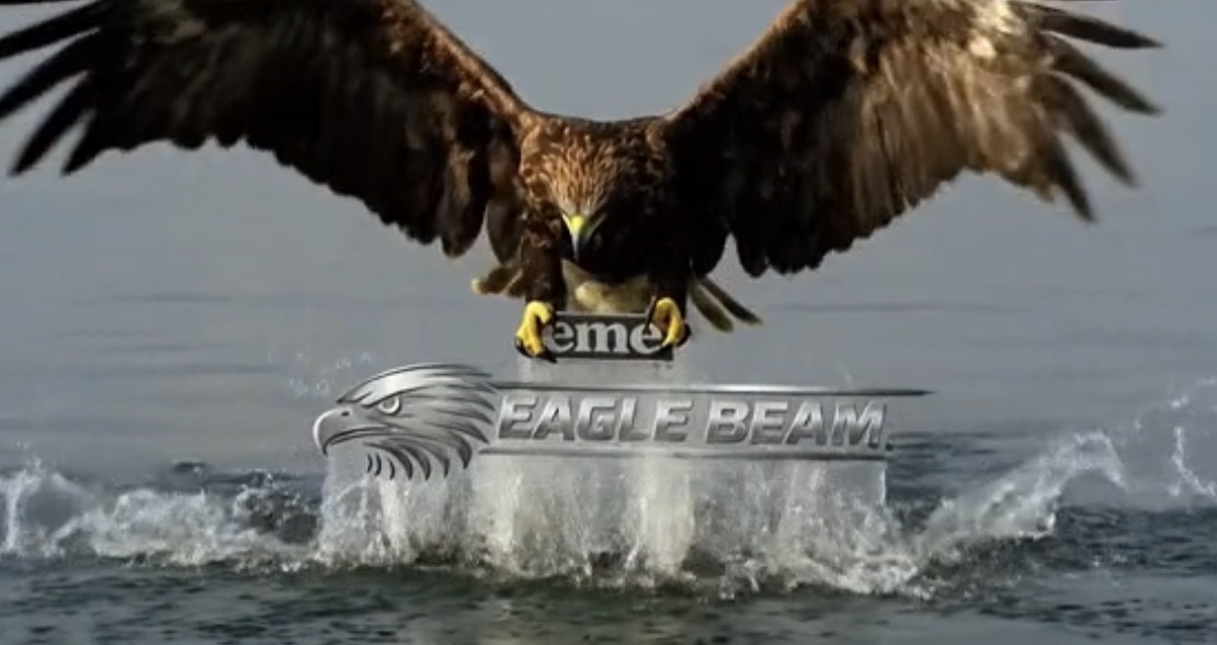 Viga de izaje de aluminio eme Eagle Beam — foto de marca con águila y agua